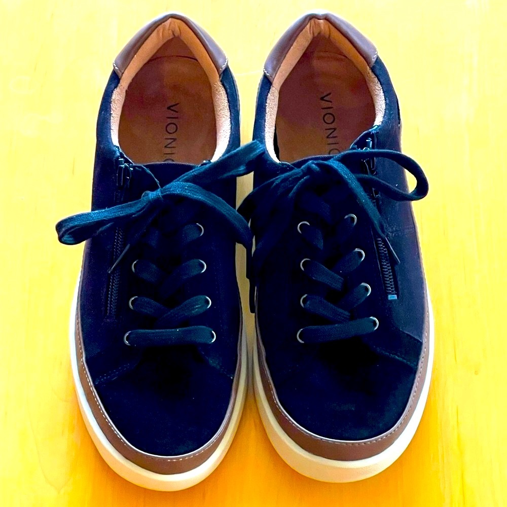 VIONIC MAYRA suede Black canvas, and Brown trim canvas, white sole sneakers